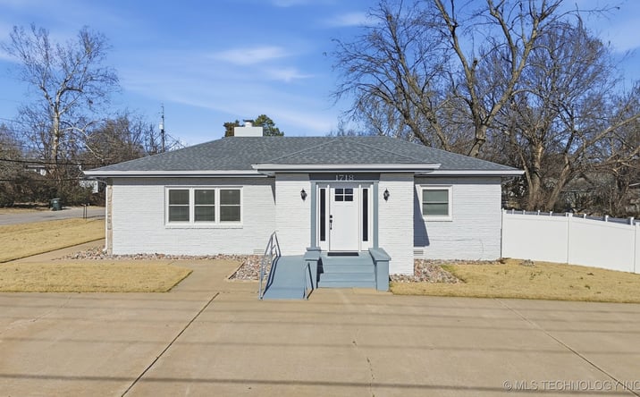 Pictures of Office property located at 1718 W Broadway St, Collinsville, OK 74021 for sales - image #1