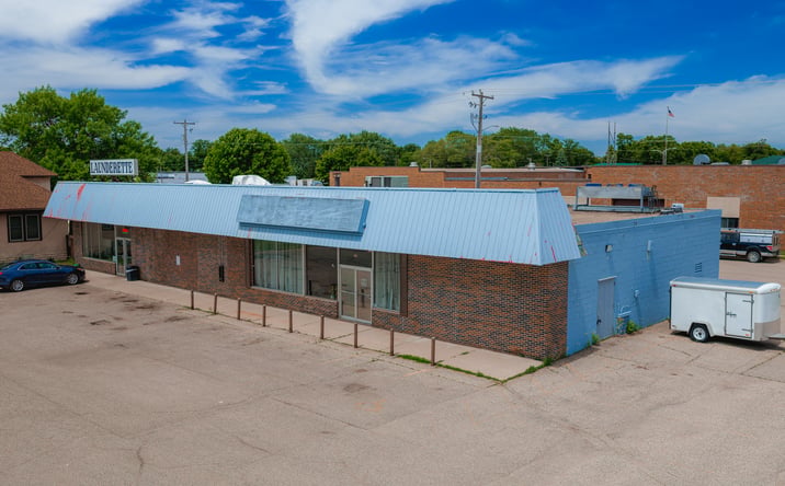 Pictures of Hospitality, Mixed Use, Retail, Special Purpose property located at 916 Litchfield Ave SW, Willmar, MN 56201 for sales - image #1