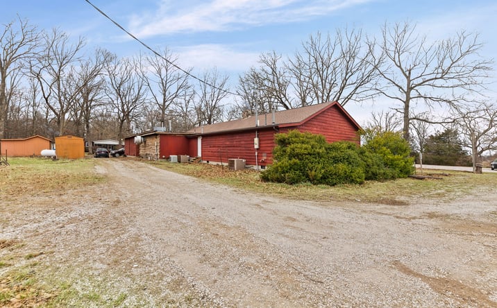 Pictures of Mixed Use, Retail, Special Purpose property located at 1162 School St, Percy, IL 62272 for sales - image #1