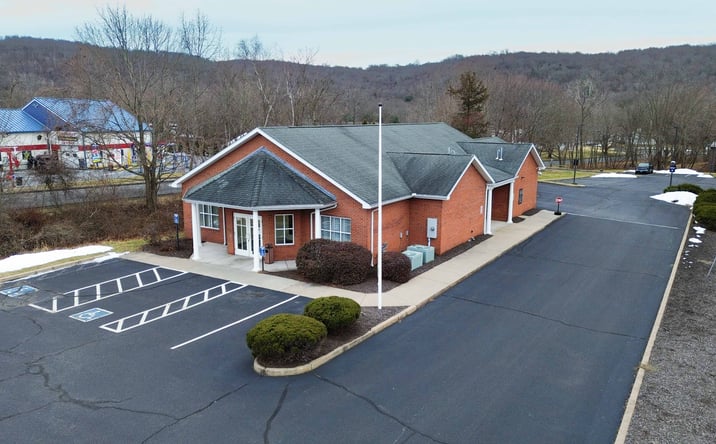 Pictures of Retail property located at 1009 New Haven Rd, Naugatuck, CT 06770 for sales - image #1