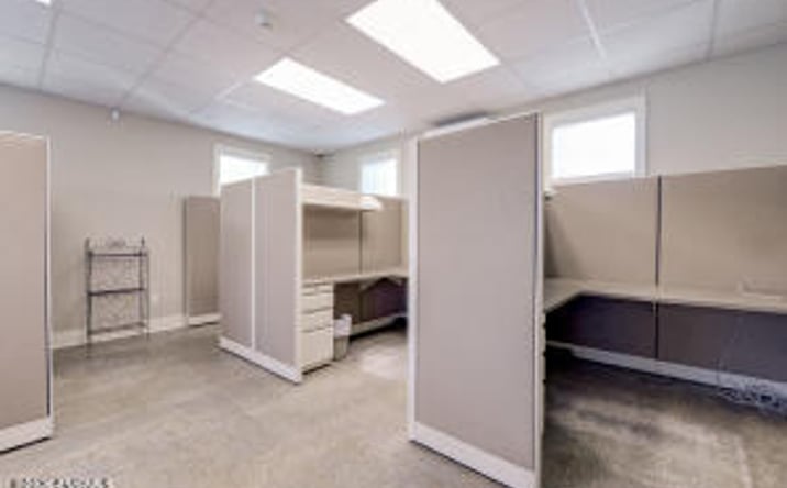 Pictures of Office, Retail property located at 1825 24th Avenue, Meridian, MS 39301 for sales - image #1