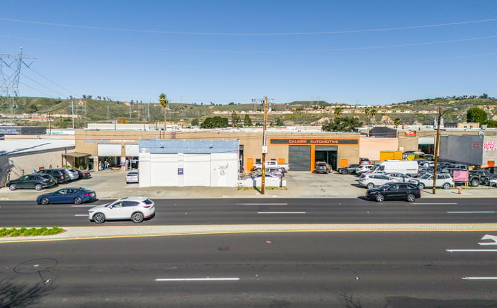 Pictures of Industrial, Retail property located at 20733 Soledad Canyon Rd, Santa Clarita, CA 91351 for sales - image #1