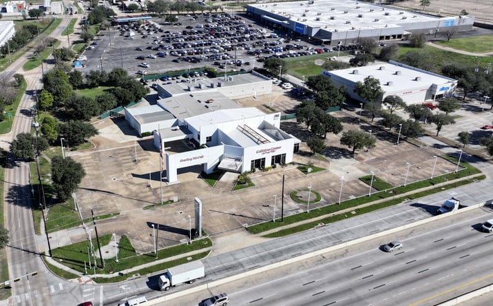 Pictures of Retail property located at 18700 Northwest Freeway, Houston, TX 77065 for sales - image #1