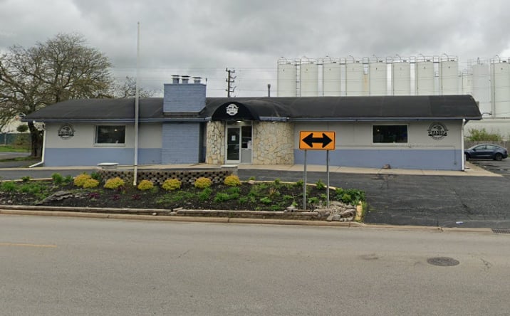 Pictures of Retail property located at 914 N Highland Ave, Aurora, IL 60506 for sales - image #1