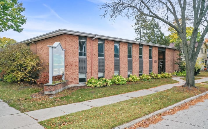 Pictures of Office property located at 828 Cherry Street, Green Bay, WI 54301 for sales - image #1