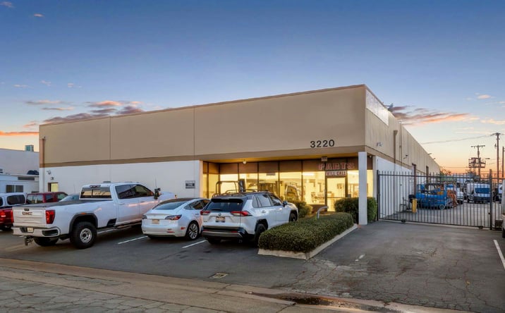 Pictures of Retail, Industrial property located at 3220 E 59th St, Long beach, CA 90805 for sales - image #1