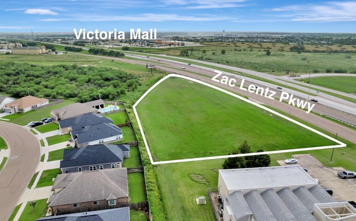 Pictures of Land property located at 6201 NE Zach Lentz Pkwy, Victoria, TX 77904 for sales - image #1