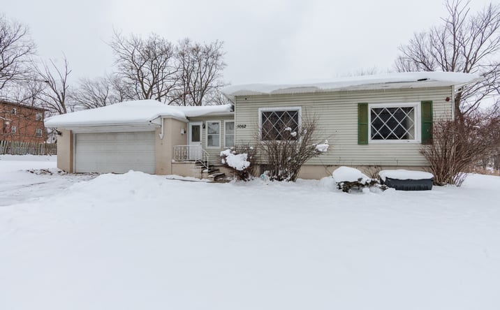 Pictures of Retail property located at 5062 Lee Rd, Maple Heights, OH 44137 for sales - image #1