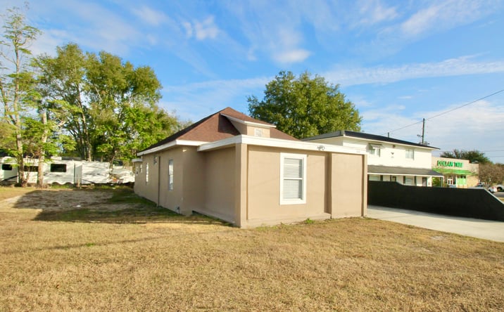 Pictures of Multifamily, Office, Mixed Use property located at 610 Dundee Rd, Dundee, FL 33838 for sales - image #1