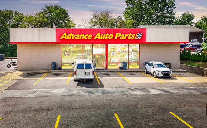Pictures of Retail property located at 427 Canton Rd NW, Carrollton, OH 44615 for sales - image #1