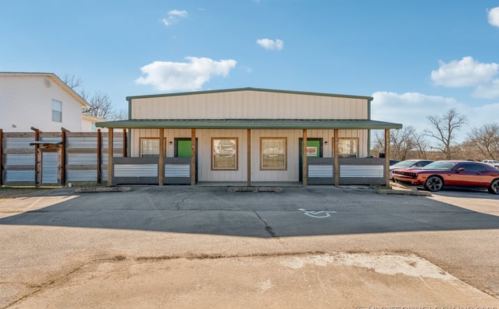 Pictures of Industrial property located at 862 W Taft Avenue, Sapulpa, OK 74066 for sales - image #1