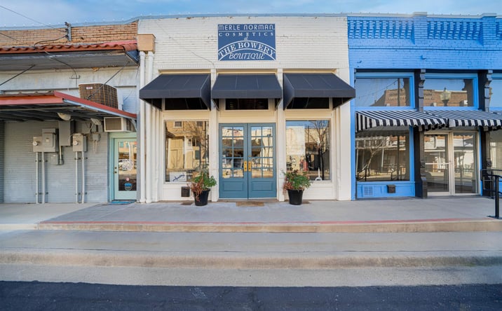 Pictures of Retail property located at 220 N Market, Winnsboro, TX 75494 for sales - image #1