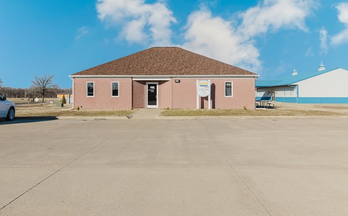 Pictures of Office property located at 24 & 28 VETERANS Drive, Harrisburg, IL 62946 for sales - image #1