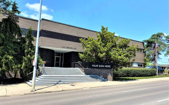 Pictures of Office property located at 4420 Madison Ave, Kansas City, MO 64111 for sales - image #1
