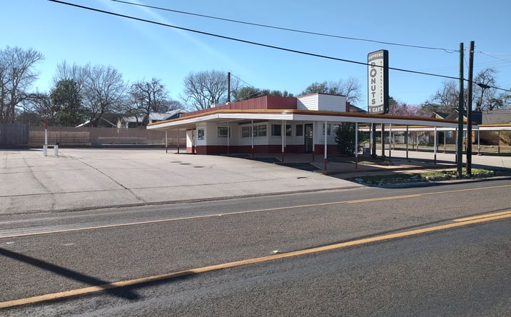 Pictures of Hospitality, Retail, Special Purpose property located at 1600 S Market St, Brenham, TX 77833 for sales - image #1