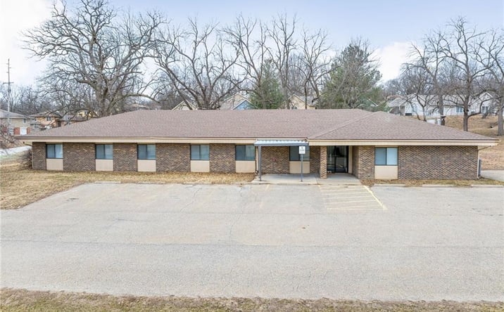 Pictures of Office property located at 3919 Messanie St, Saint Joseph, MO 64506 for sales - image #1