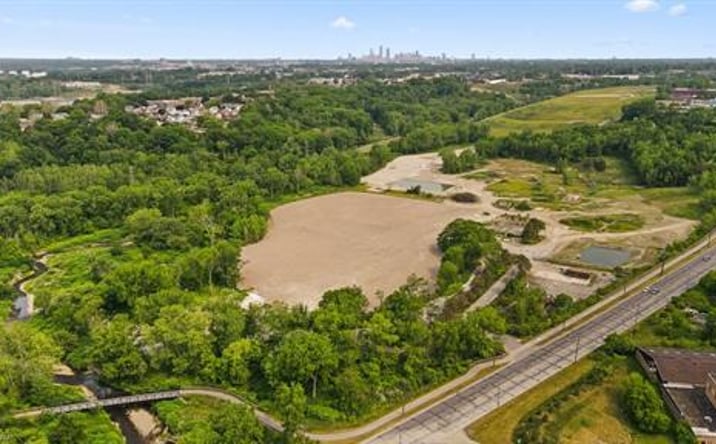 Pictures of Industrial property located at 5000 Warner Rd, Garfield Heights, OH 44125 for sales - image #1
