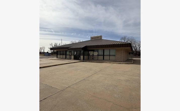 Pictures of Retail property located at 2403 Williams Ave, Woodward, OK 73801 for sales - image #1