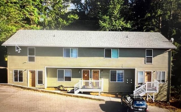 Pictures of Multifamily property located at 131 SE Ainslee Avenue, Depoe Bay, OR 97341 for sales - image #1