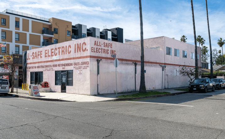 Pictures of Industrial, Retail property located at 7057 Canoga Ave, Los Angeles, CA 91303 for sales - image #1