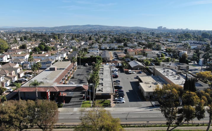 Pictures of Retail property located at 2428 Newport Blvd, Costa Mesa, CA 92627 for sales - image #1