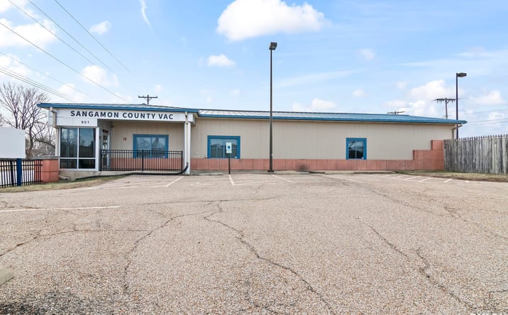 Pictures of Office property located at 901 S 11TH Street, Springfield, IL 62703 for sales - image #1