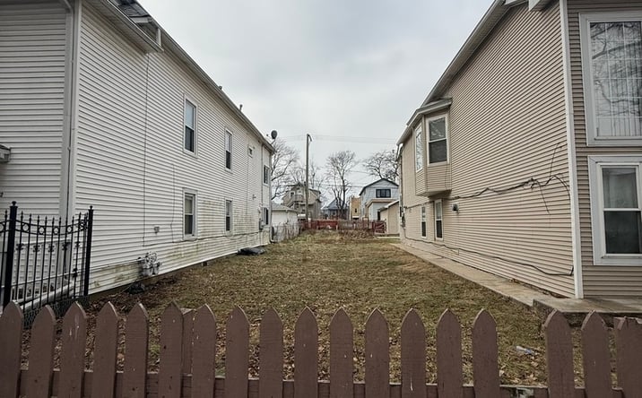 Pictures of Land property located at 4634 N AVERS Avenue, Chicago, IL 60625 for sales - image #1