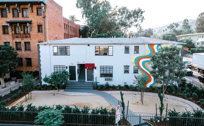 Pictures of Multifamily property located at 7000 Franklin Avenue, Los Angeles, CA 90028 for sales - image #1