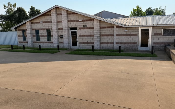 Pictures of Industrial, Office, Retail property located at 1701 W Palestine Ave, Palestine, TX 75801 for sales - image #1