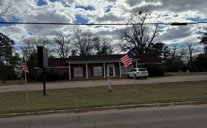 Pictures of Mixed Use, Office property located at 702 Arkansas Blvd, Texarkana, AR 71854 for sales - image #1