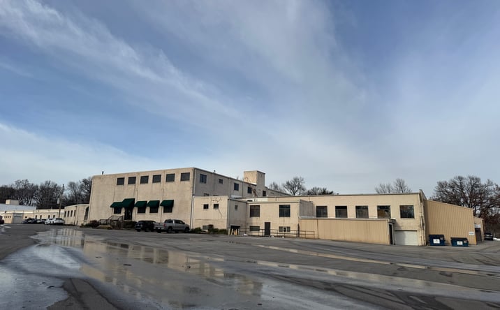 Pictures of Industrial property located at 325 Paul Ave, Ferguson, MO 63135 for sales - image #1