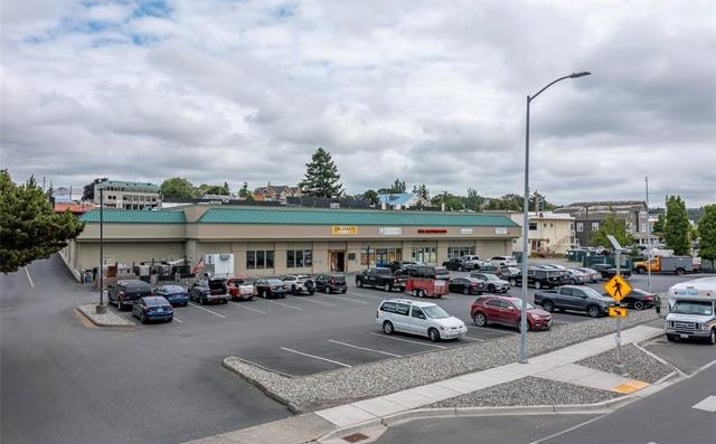 Pictures of Retail property located at 656 SE Bayshore Dr, Oak Harbor, WA 98277 for sales - image #1