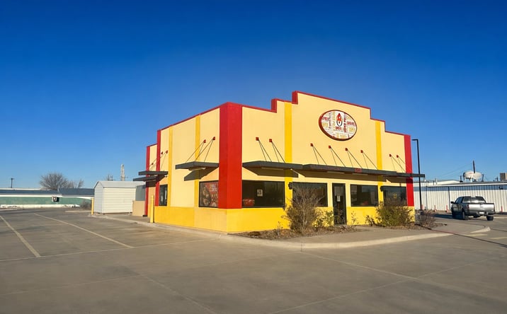 Pictures of Retail property located at 106 S College Avenue, Levelland, TX 79336 for sales - image #1