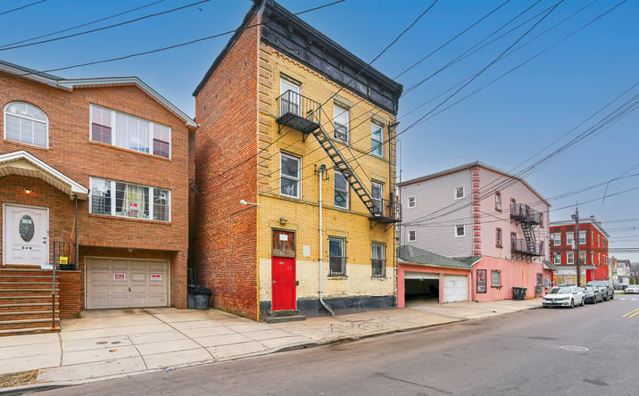 Pictures of Multifamily property located at 307 Bond St, Elizabeth, NJ 07206 for sales - image #1