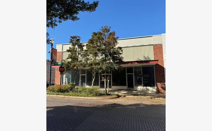 Pictures of Mixed Use, Retail property located at 1420 Washington St, Vicksburg, MS 39180 for sales - image #1