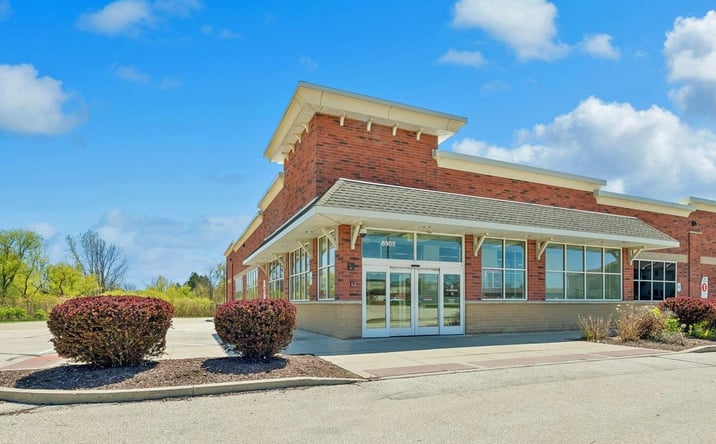 Pictures of Retail property located at 6905 75 Pl, Kenosha, WI 53142 for sales - image #1