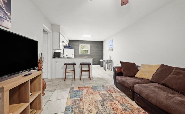 Pictures of Multifamily property located at 1220 W Chimes St, Baton Rouge, LA 70802 for sales - image #1