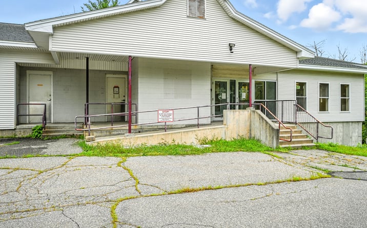 Pictures of Mixed Use, Office, Retail property located at 10 Pet Haven Ln, Augusta, ME 04330 for sales - image #1