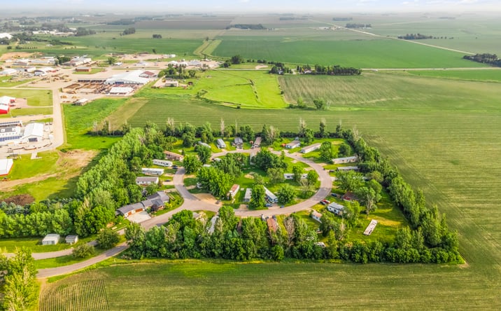 Pictures of Mobile Home Park property located at 904 Industrial Rd, Pipestone, MN 56164 for sales - image #1