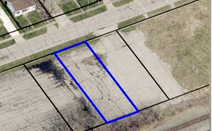 Pictures of Land property located at 1122 F St, Lorain, OH 44052 for sales - image #1