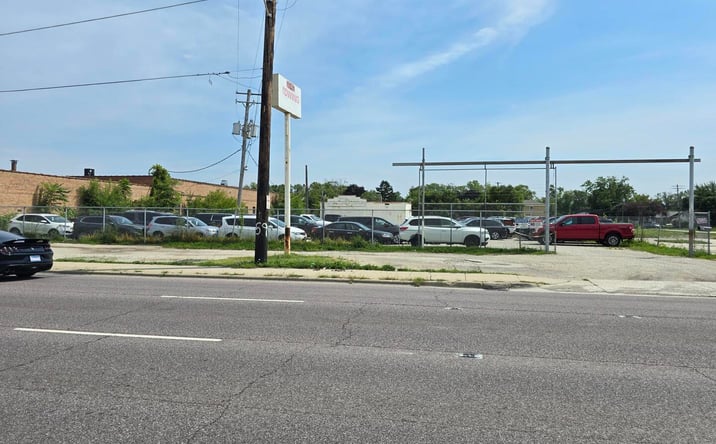 Pictures of Land, Multifamily, Industrial, Office, Retail property located at 2305 N Mannheim Road, Melrose Park, IL 60164 for sales - image #1