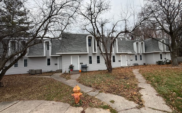Pictures of Multifamily property located at 301 30th Avenue Court, Moline, IL 61265 for sales - image #1