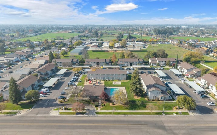 Pictures of Multifamily property located at 1832 Merced St, Madera, CA 93638 for sales - image #1