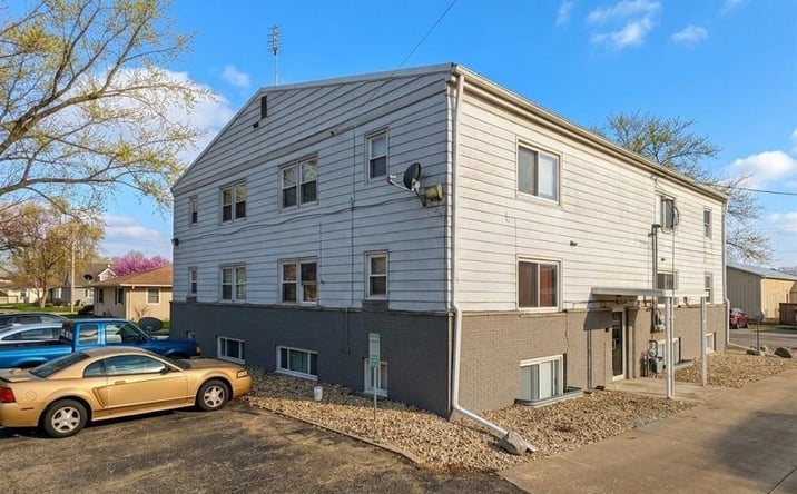 Pictures of Multifamily property located at 522 N Main St, Hanna City, IL 61536 for sales - image #1