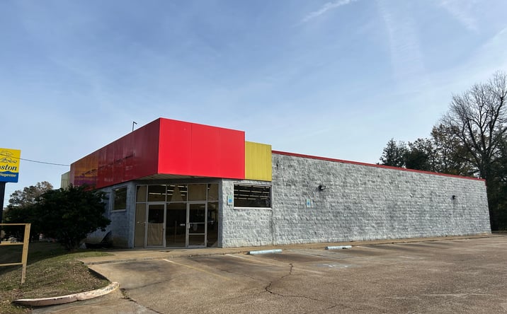 Pictures of Retail property located at 205 W Northside Dr, Jackson, MS 39206 for sales - image #1