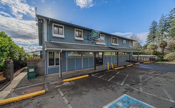 Pictures of Mixed Use property located at 67538 E Bay Rd, North Bend, OR 97459 for sales - image #1