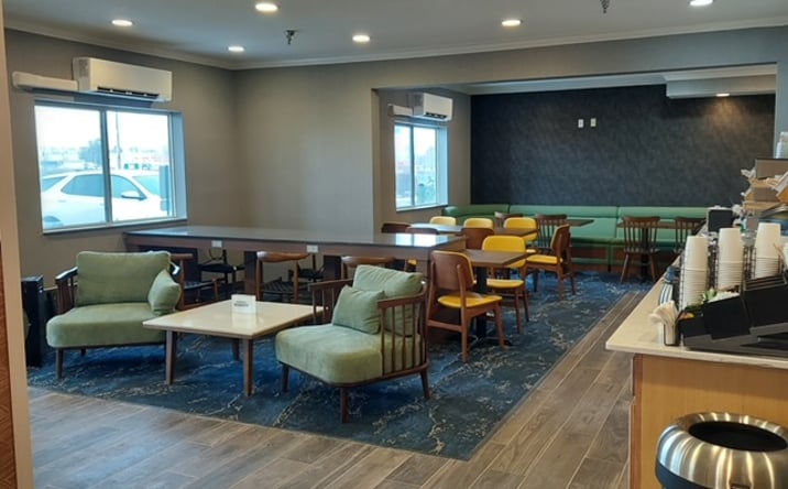 Pictures of Hospitality property located at 1417 Hickory Point Dr, Forsyth, IL 62535 for sales - image #1