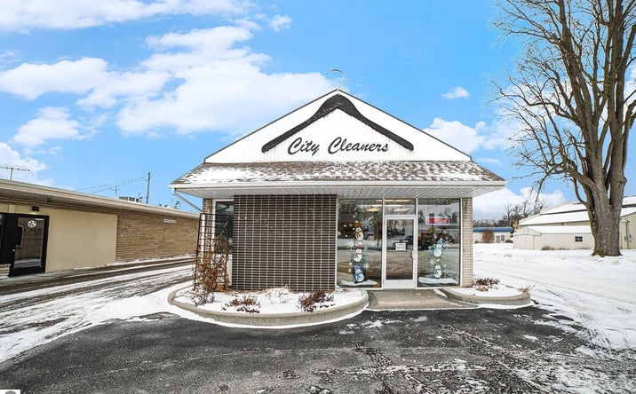 Pictures of Retail property located at 316 W Superior Street, Alma, MI 48801 for sales - image #1