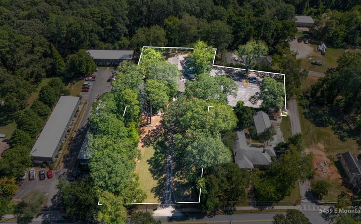 Pictures of Retail property located at 5459 E Mountain St, Stone Mountain, GA 30083 for sales - image #1
