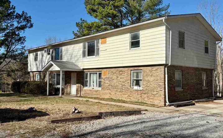 Pictures of Multifamily property located at 1457 W Lake Rd, Murphysboro, IL 62966 for sales - image #1